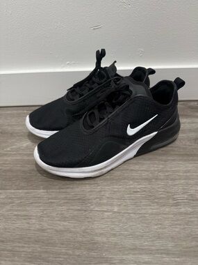 Nike Air Max Motion 2